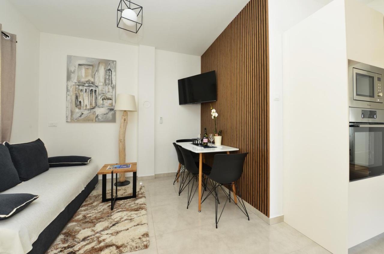 Apartmani Laura Vir Exterior foto